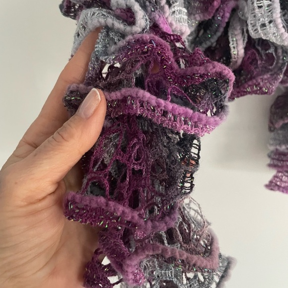 Elegant Handmade Purple and Gray Ruffled Scarf - Picture 3 of 3